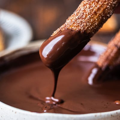 Churros s čokoládovou omáčkou 