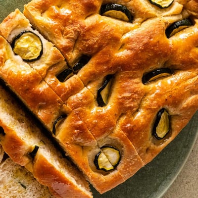 Italská focaccia s cuketou