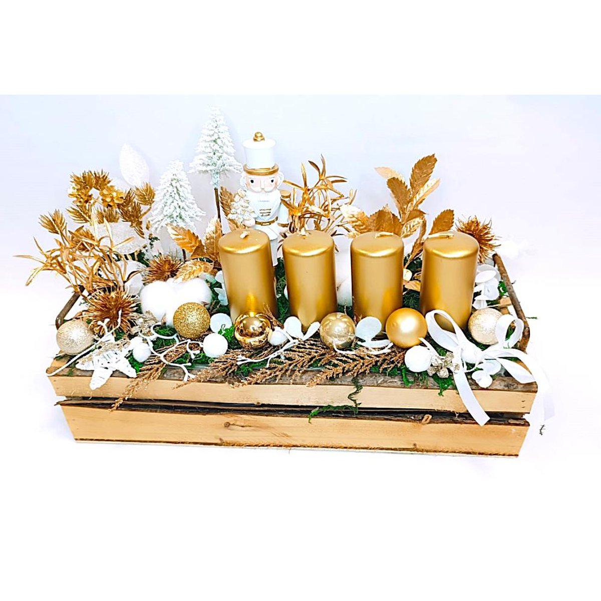 Adventní svícen s louskáčkem